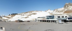 Archiv Foto Webcam Sölden: Tiefenbachgletscher Talstation und Parkplatz 07:00