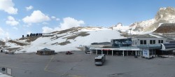 Archiv Foto Webcam Sölden: Tiefenbachgletscher Talstation und Parkplatz 09:00