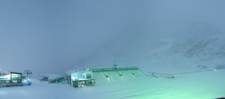 Archiv Foto Webcam Sölden Rettenbachgletscher: Weltcuptribüne und Talstation 04:00