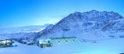 Archiv Foto Webcam Sölden Rettenbachgletscher: Weltcuptribüne und Talstation 06:00