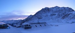 Archiv Foto Webcam Sölden Rettenbachgletscher: Weltcuptribüne und Talstation 07:00