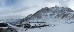 Archiv Foto Webcam Sölden Rettenbachgletscher: Weltcuptribüne und Talstation 09:00