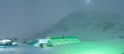 Archiv Foto Webcam Sölden Rettenbachgletscher: Weltcuptribüne und Talstation 01:00