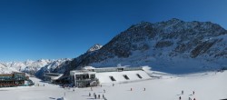 Archiv Foto Webcam Sölden Rettenbachgletscher: Weltcuptribüne und Talstation 11:00