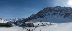 Archiv Foto Webcam Sölden Rettenbachgletscher: Weltcuptribüne und Talstation 09:00