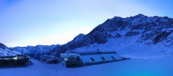 Archiv Foto Webcam Sölden Rettenbachgletscher: Weltcuptribüne und Talstation 05:00