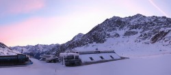 Archiv Foto Webcam Sölden Rettenbachgletscher: Weltcuptribüne und Talstation 06:00