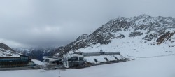 Archiv Foto Webcam Sölden Rettenbachgletscher: Weltcuptribüne und Talstation 02:00
