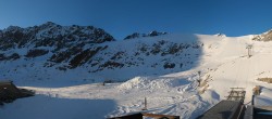 Archiv Foto Webcam Sölden Rettenbachgletscher: Weltcuptribüne und Talstation 00:00