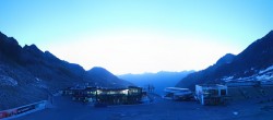Archiv Foto Webcam Sölden Rettenbachgletscher: Weltcuptribüne und Talstation 03:00