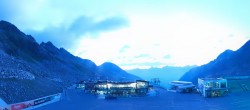 Archiv Foto Webcam Sölden Rettenbachgletscher: Weltcuptribüne und Talstation 03:00