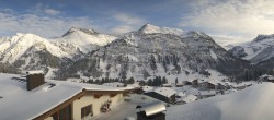 Archiv Foto Webcam Oberlech: Hotel Goldener Berg 13:00