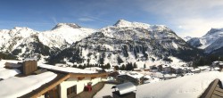 Archived image Webcam Hotel Goldener Berg: village view Oberlech 13:00