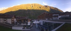 Archiv Foto Webcam Panoramablick Obergurgl: Hotel Edelweiss & Gurgl 05:00