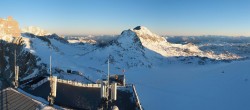 Archived image Webcam Panoramic view over the Dachstein Glacier 07:00