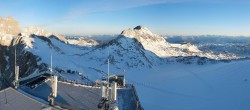 Archived image Webcam Panoramic view over the Dachstein Glacier 07:00