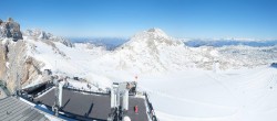 Archived image Webcam Panoramic view over the Dachstein Glacier 11:00