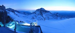 Archived image Webcam Panoramic view over the Dachstein Glacier 03:00