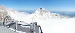 Archived image Webcam Panoramic view over the Dachstein Glacier 09:00