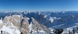 Archiv Foto Webcam Panoramablick Zugspitze 13:00