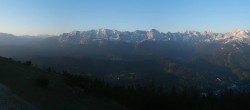 Archiv Foto Webcam Garmisch: Panoramablick Wank 05:00