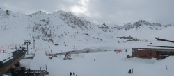 Archived image Webcam Le Lac de Tignes, Tignes 09:00