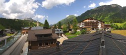 Archiv Foto Webcam Lech am Arlberg: Blick von Sport Strolz 13:00