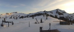 Archiv Foto Webcam Palisades Tahoe: Skigebiet 19:00