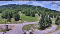 Archiv Foto Webcam Blick auf die Talstation des Mont Sainte Anne 12:00