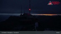 Archived image Webcam Corvatsch Ski Resort: Top Station 04:00