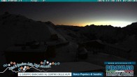 Archived image Webcam Albergo Quarto Pirovano, Passo Stelvio 06:00