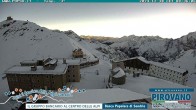 Archived image Webcam Albergo Quarto Pirovano, Passo Stelvio 07:00