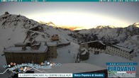 Archiv Foto Webcam Stilfserjoch: Albergo Quarto Pirovano 15:00