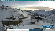 Archived image Webcam Albergo Quarto Pirovano, Passo Stelvio 07:00