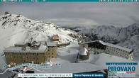 Archived image Webcam Albergo Quarto Pirovano, Passo Stelvio 11:00