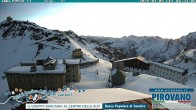 Archived image Webcam Albergo Quarto Pirovano, Passo Stelvio 05:00