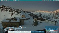 Archived image Webcam Albergo Quarto Pirovano, Passo Stelvio 17:00