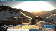 Archived image Webcam Albergo Quarto Pirovano, Passo Stelvio 05:00