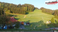 Archived image Webcam Lift and run at the ski resort Schidorf Kirchbach 05:00