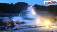 Archived image Webcam Lift and run at the ski resort Schidorf Kirchbach 05:00