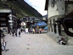 Archiv Foto Webcam Zermatt Kirchplatz 13:00