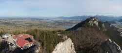 Archiv Foto Webcam Pfronten: Blick von der Burgruine Falkenstein 13:00