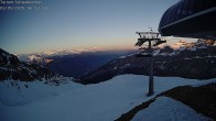 Archived image Webcam Leukerbad, Schwalbennest chairlift 05:00