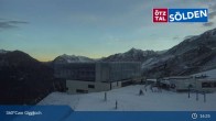 Archived image Webcam Top of the Giggijoch Cable Car 00:00