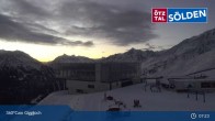 Archiv Foto Webcam Sölden: Bergstation Giggijochbahn 06:00