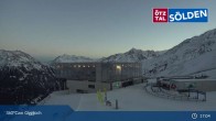 Archiv Foto Webcam Sölden: Bergstation Giggijochbahn 16:00