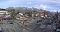 Archiv Foto Webcam Place d&#39;Auron 13:00