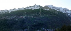 Archived image Webcam Peisey Vallandry - Aerial cableway Vanoise Express 05:00