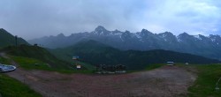 Archived image Webcam Grand Bornand Ski Resort: Top Station Maroly 06:00