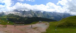 Archived image Webcam Grand Bornand Ski Resort: Top Station Maroly 13:00